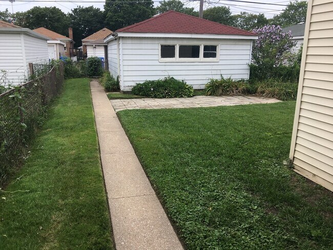 2-car Garage available - 9840 S Drexel Ave