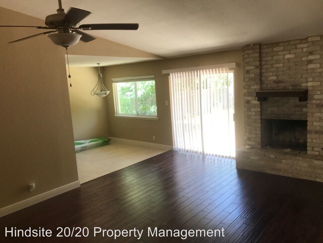 Building Photo - 10106 Missel Thrush Dr