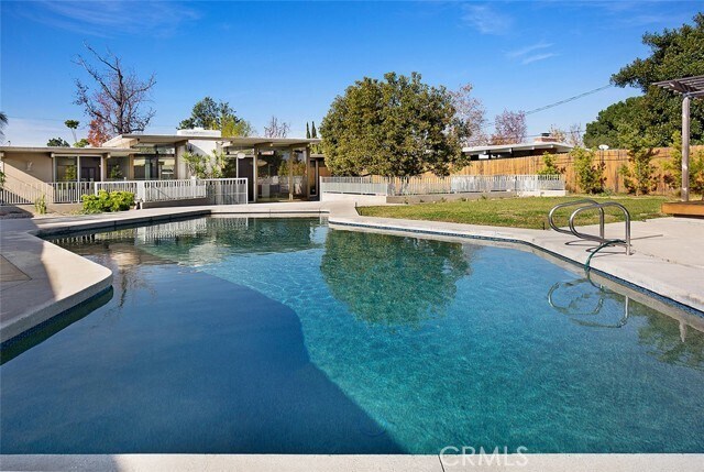 Foto del edificio - 601 S Woodland St