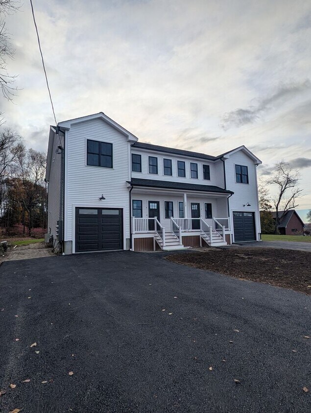 Primary Photo - 398 Sutton St