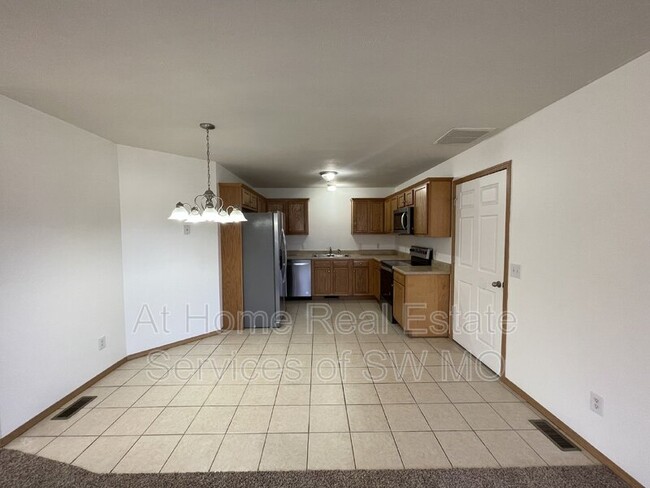 Building Photo - 112 Bailey Cir