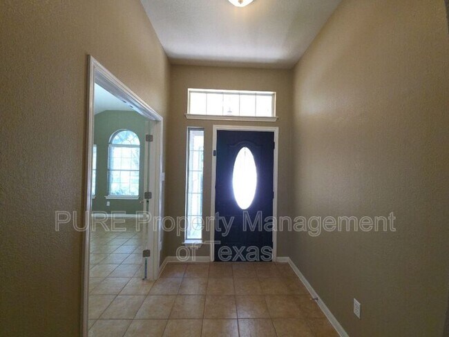 Foto del edificio - 18401 Hees Ln