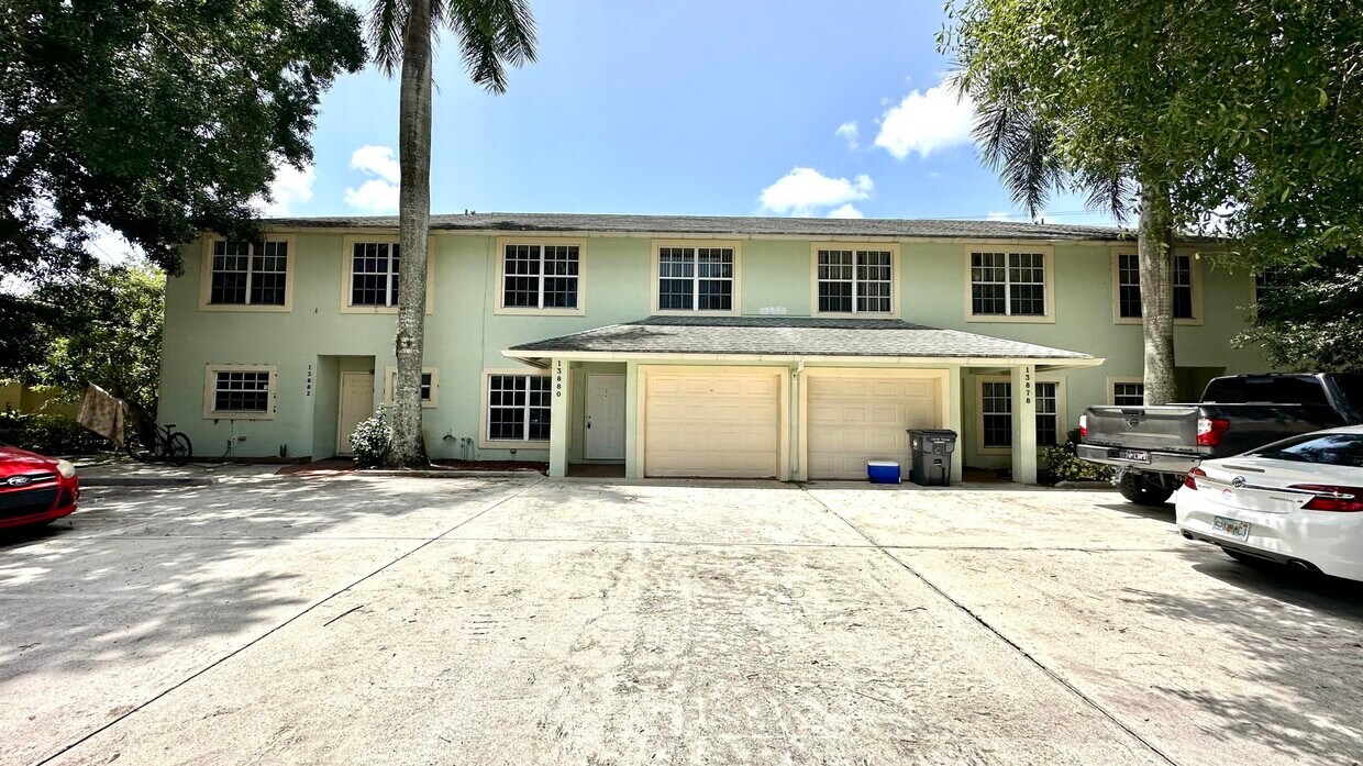 Foto principal - 13880 York Ct