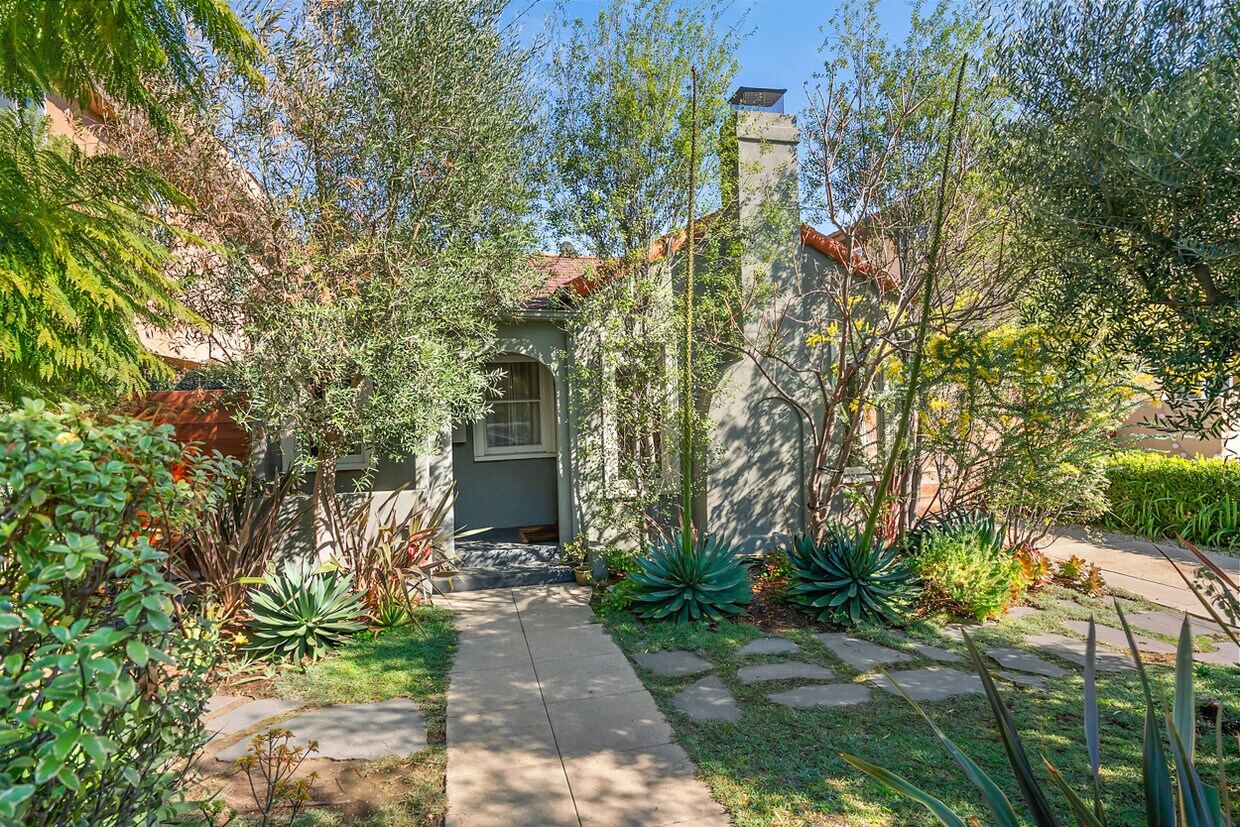 3238 Hutchison Ave, Los Angeles, CA 90034 House Rental in Los Angeles, CA