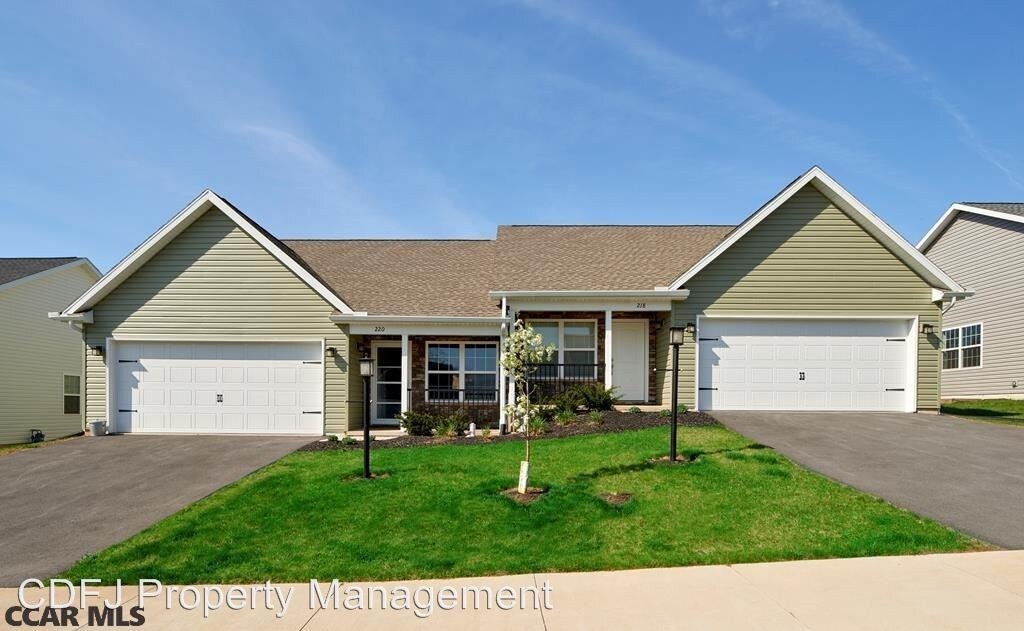 Primary Photo - 230-253-263 Jonathan Ln