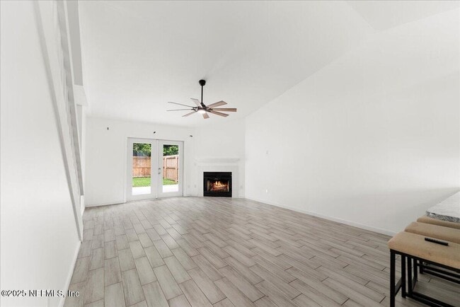 Building Photo - 567 Aquatic Dr