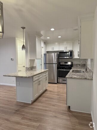 Building Photo - 1612 Bundy S Dr