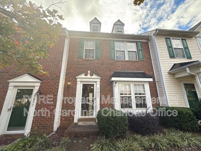 Building Photo - 17811 Delmas Dr