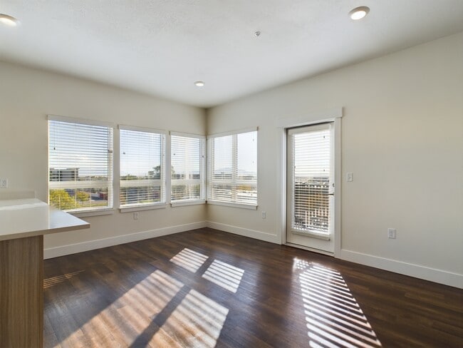 Sessions Living - Hart Apartments