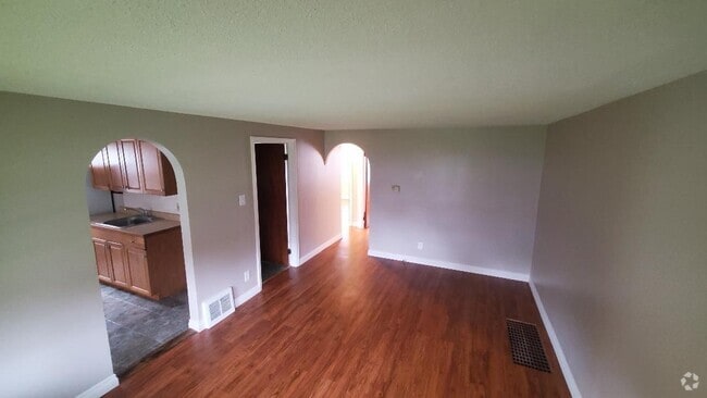 Building Photo - 125 Shoshone St