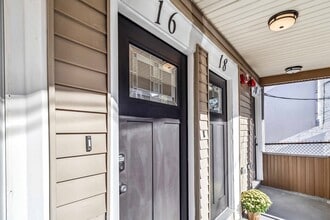 Building Photo - 16 Alston St