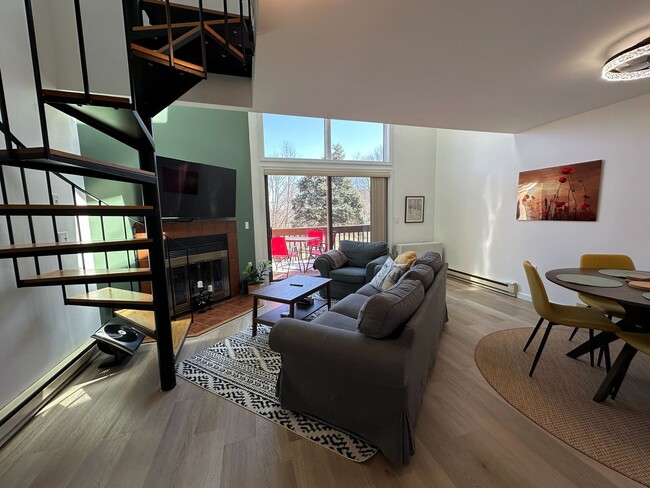 Foto del edificio - Beautiful Fully Furnished Seasonal 2 Bed 1...