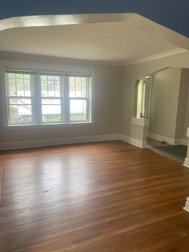 Building Photo - 5244 Bancroft Ave