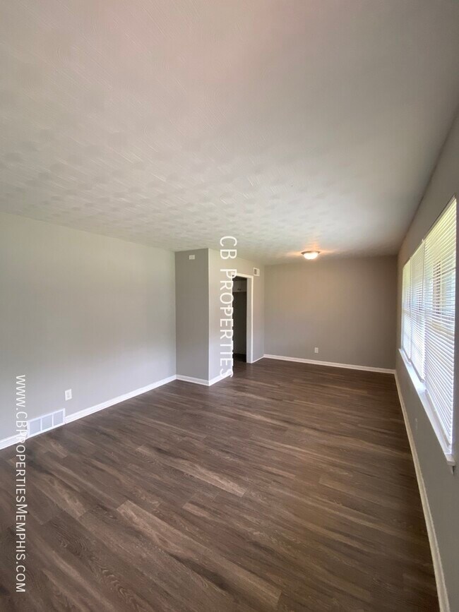 Foto del edificio - 866 Parkrose Rd