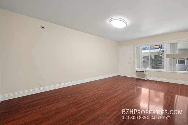 Building Photo - 1220 N Ogden Dr