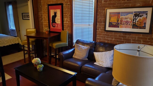 Photo - One Bedroom Apartment For Rent Near Pearl Street Mall