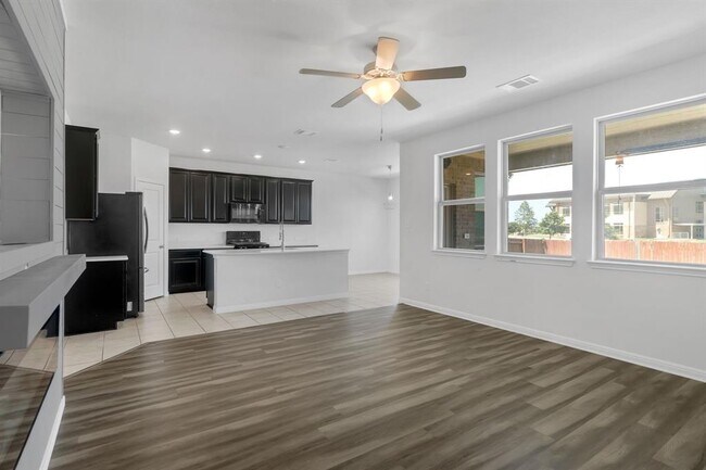 Foto del edificio - 13745 Fallsprings Way