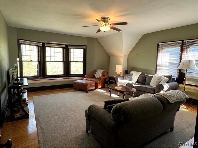 Foto del edificio - 115 Bidwell Pkwy