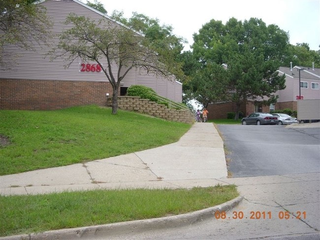 Building Photo - 2 br, 1 bath Apartment - Wells Villa