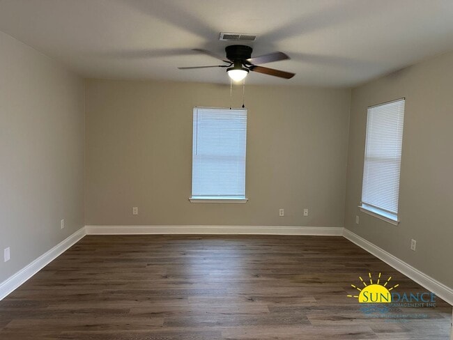 Building Photo - Adorable 3 Bedroom Home in Pensacola!