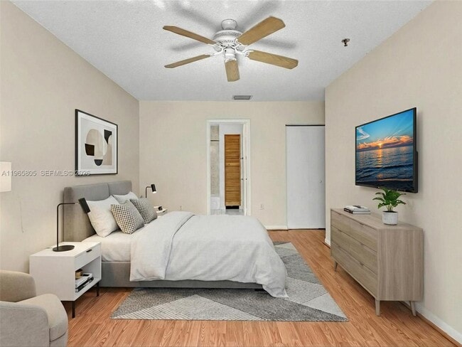 Foto del edificio - 240 SW 15th Rd