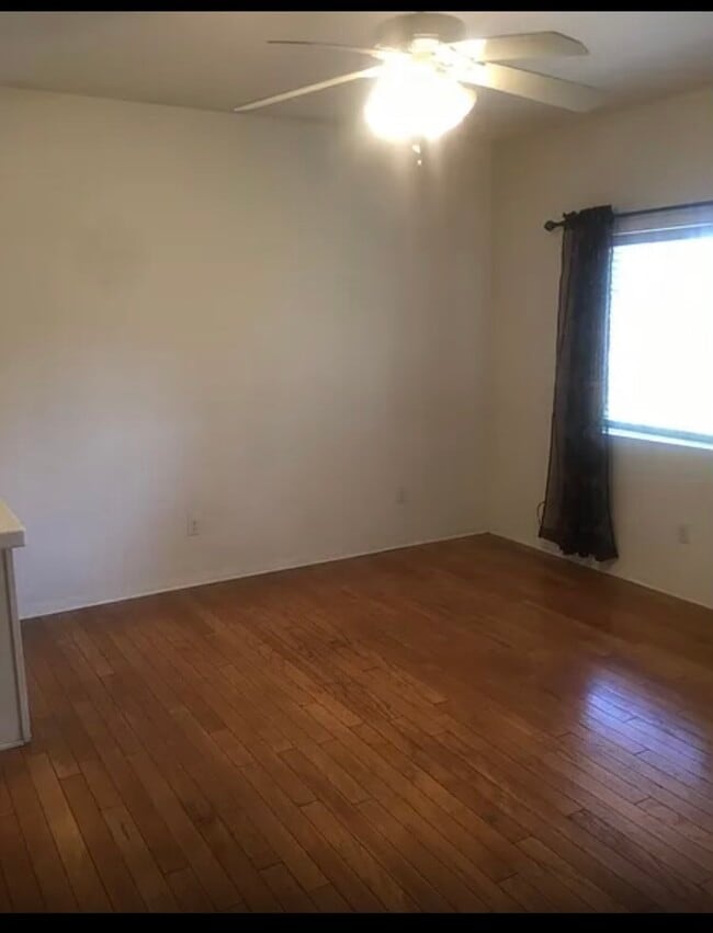 Foto del edificio - 8960 Camellia Ct