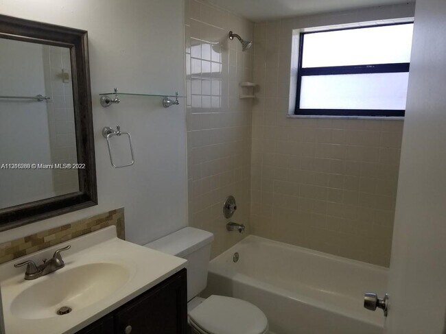 Foto del edificio - 20800 NE 8th Ct