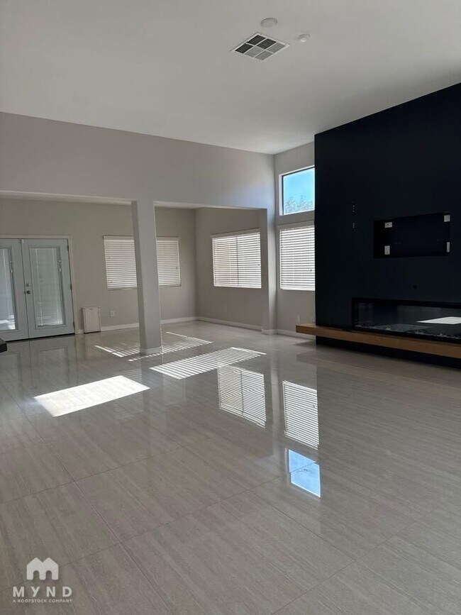 Foto del edificio - 6712 Donna St