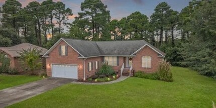 Building Photo - 815 Pelican Dr
