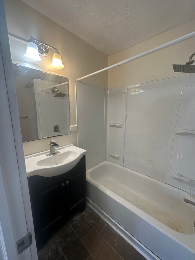 Foto del edificio - Euclid Single Cash Pay