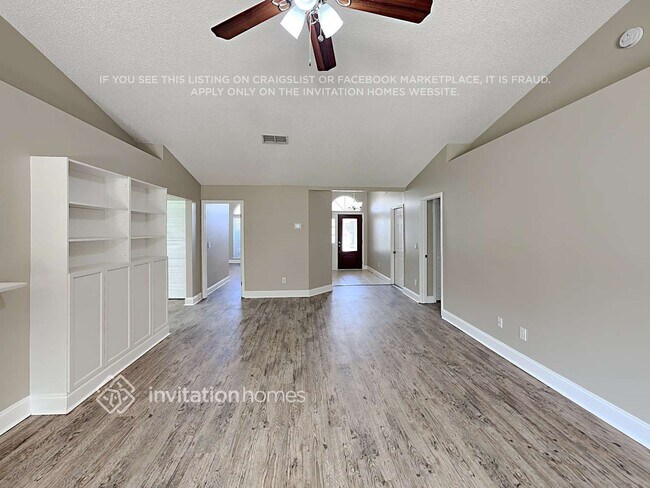 Foto del edificio - 1250 Pirates Cove Ln