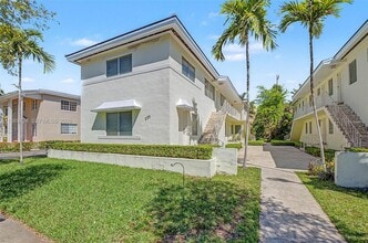 Building Photo - 229 Madeira Ave