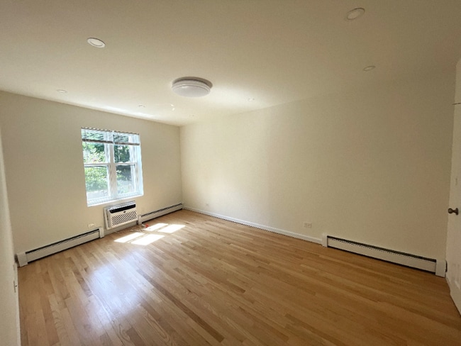 Foto del edificio - 5707 Huxley Ave