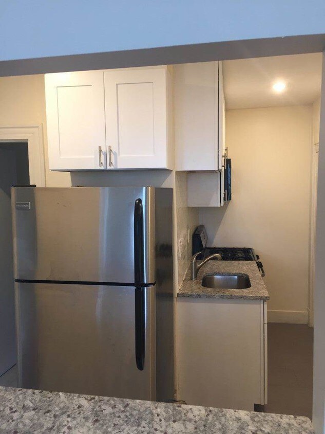Primary Photo - 20 Linden St