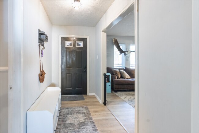 Foto del edificio - 13418 Paradise Valley Dr