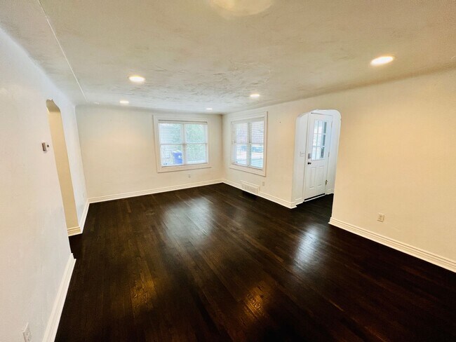 Building Photo - UNIVERSITY HILLS, CHARMING RANCH HOME, UPDATES THROUGHOUT, 3 BED, LARGE YARD, DECK AND PERGOLA .