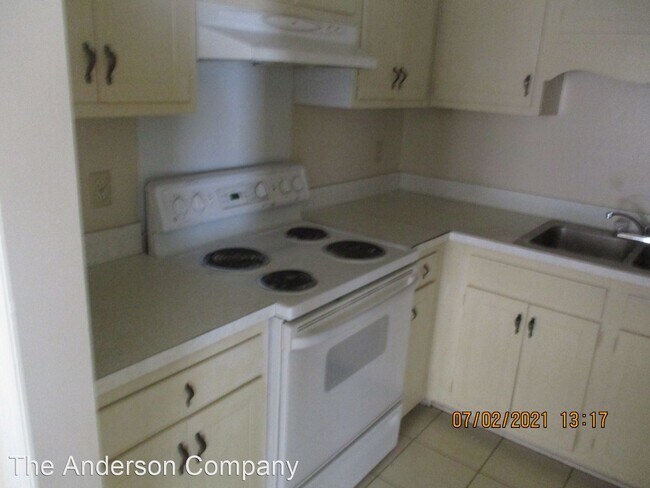 Building Photo - 2 br, 1 bath House - 2024 #4 W Oglethorpe ...