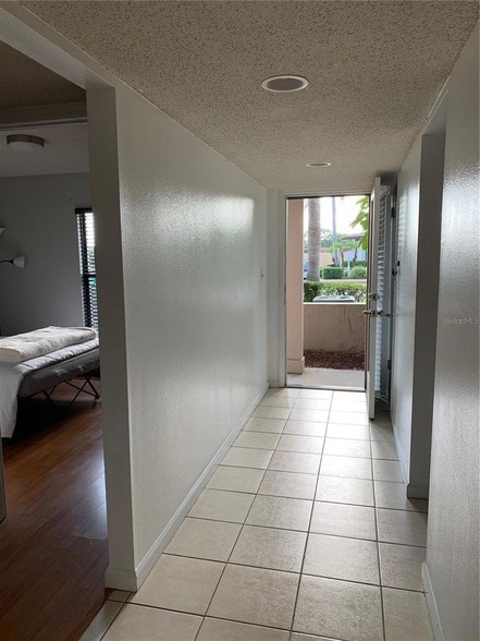Building Photo - 2840 Plaza Terrace Dr