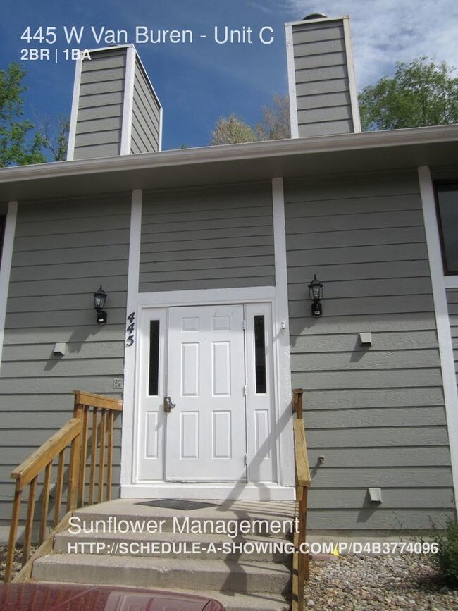 Building Photo - 2 Bed Nestled In Nice Downtown Community