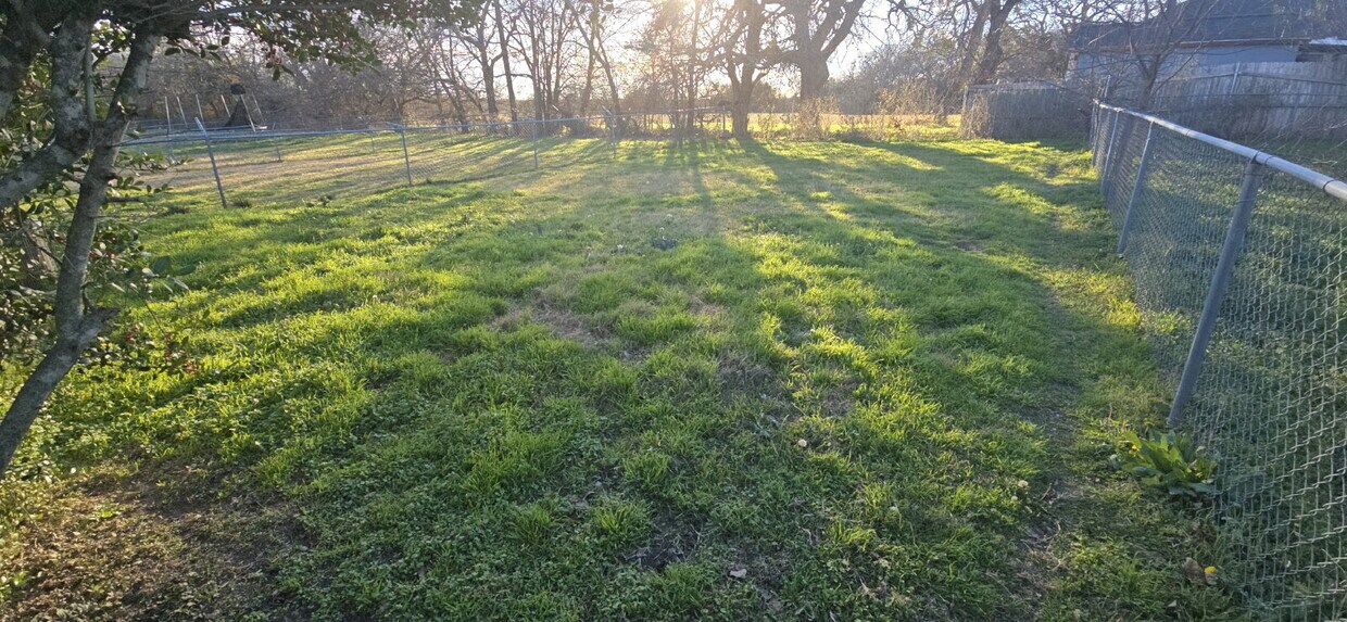 Foto del edificio - "Charming 2-Bed, 2-Bath Duplex in Weatherford  - On Terry Trail"