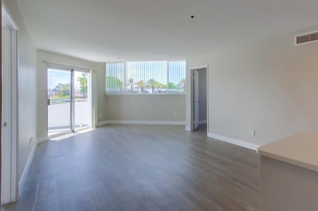 Hardwood Flooring - Terraces at La Jolla Village