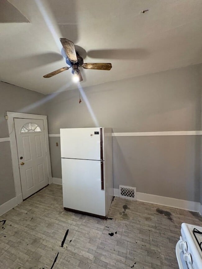 Foto del edificio - 2 Bedroom  1 Bathroom single family home in Peoria, IL