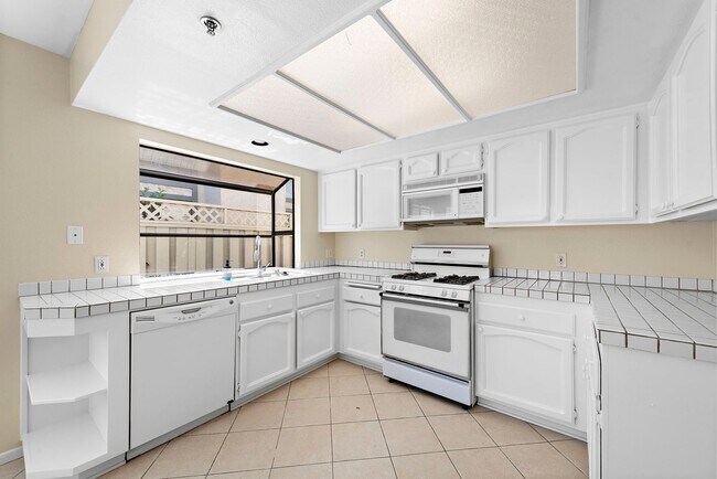 Building Photo - 1838 Spyglass Circle