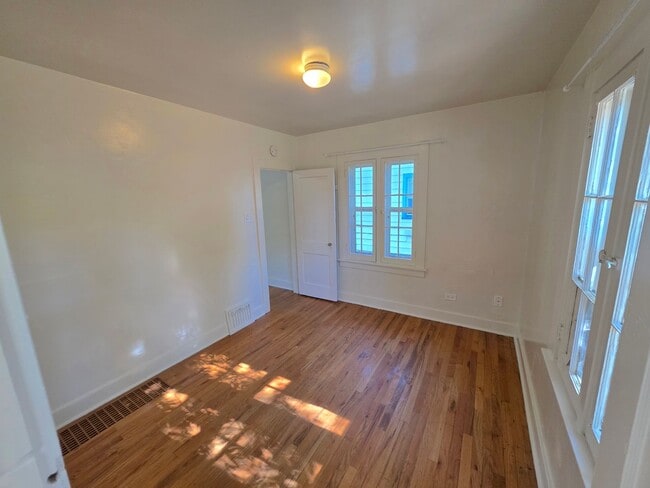Building Photo - DU HOUSE FOR RENT
