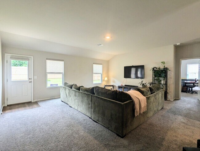 Foto del edificio - Welcome Home to Comfort and Convenience in Newcastle!