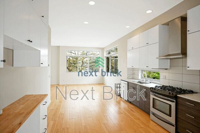 Foto del edificio - 122 22nd Ave