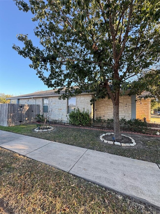 Foto del edificio - 15200 Mandarin Crossing