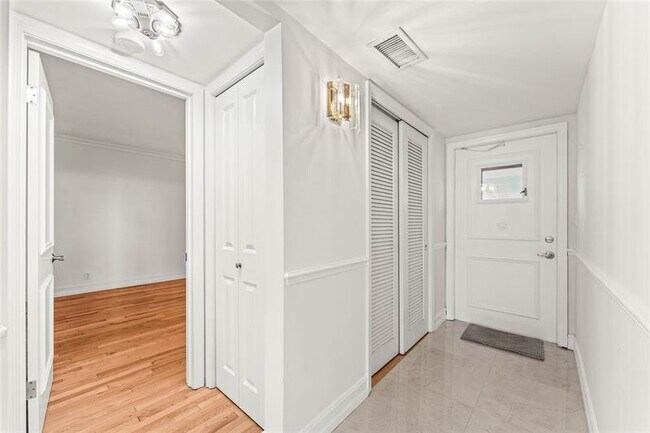 Foto del edificio - 750 NE Spanish River Blvd