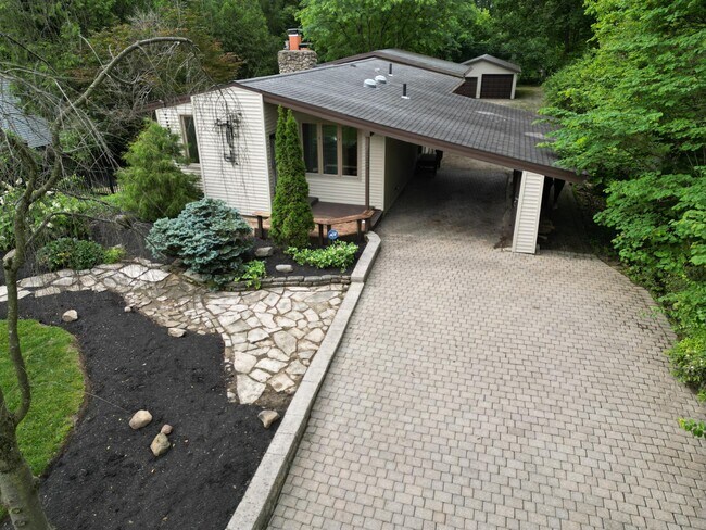 Building Photo - 2349 Eastcleft Dr