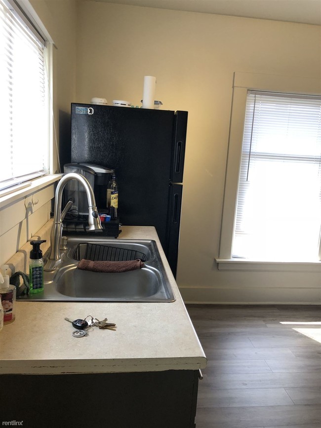 Building Photo - 3 br, 1 bath  - 1016 11th St NW